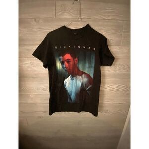 NICK JONAS CONCERT T-SHIRT SIZE SMALL